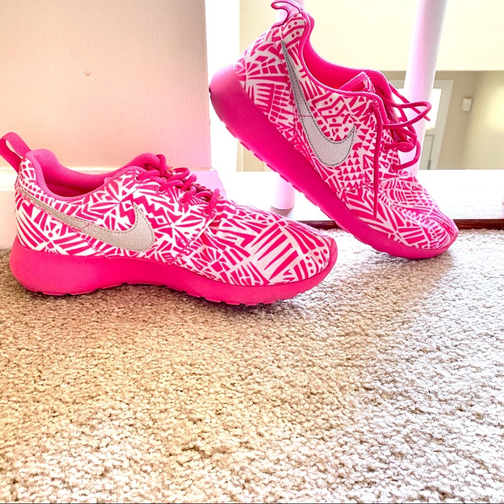Nike Pink Roshe—great condition!!